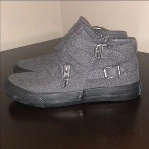 Blowfish size 6 grey booties